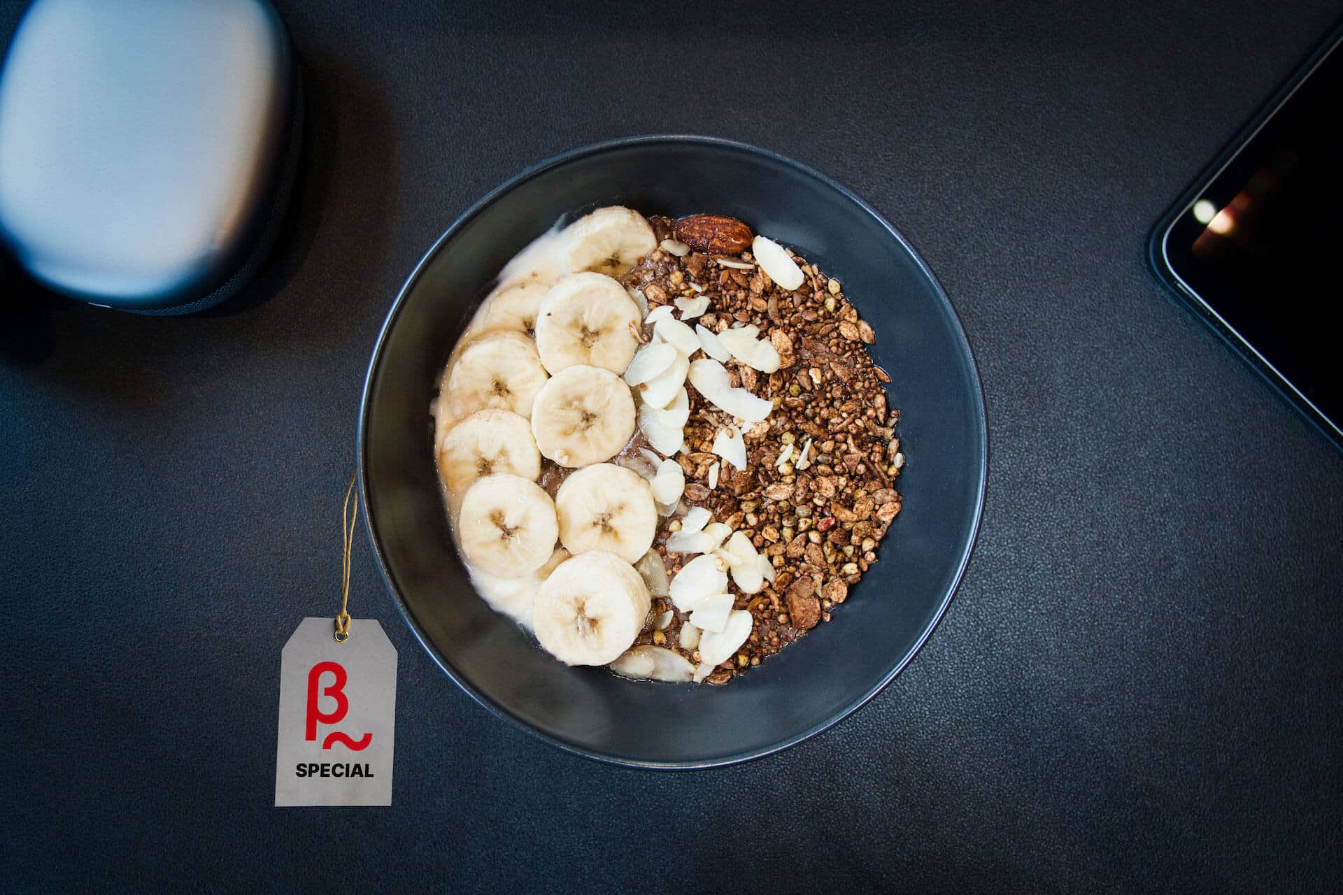 Betaphase - Granola Bowl No.2 - Hausgemachte Creme, Erdnussbutter, Kakao, Banane, Mandeln, Honig